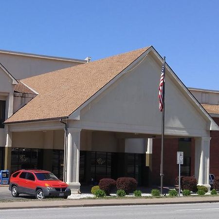 Eagle'S Nest Hotel & Conference Center 퀸시 외부 사진