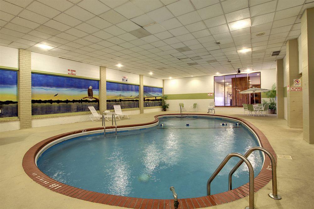 Eagle'S Nest Hotel & Conference Center 퀸시 외부 사진