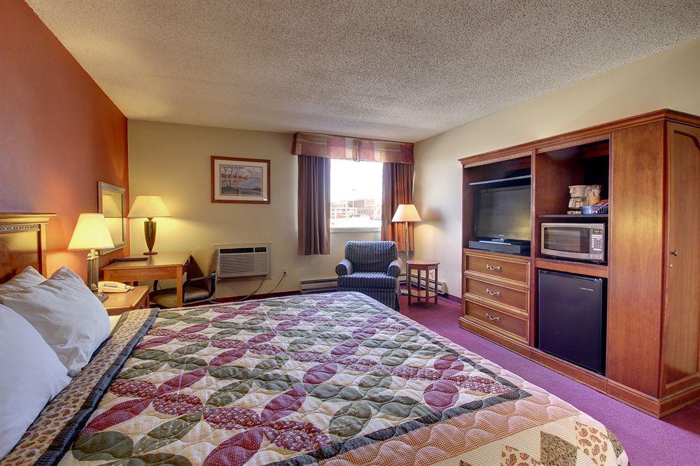 Eagle'S Nest Hotel & Conference Center 퀸시 외부 사진